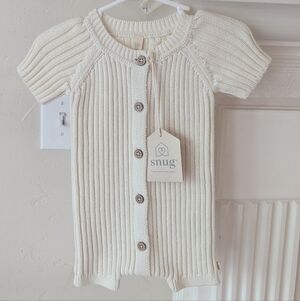 Snug | Cream Ribbed Button-Up Baby Onesie